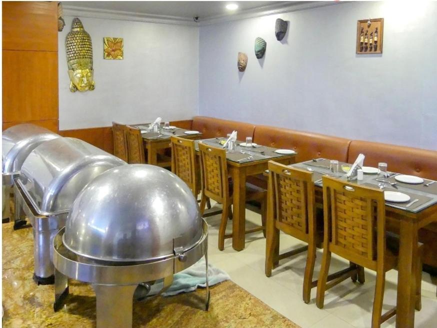 Meenakshi'S Sunshine Hotel Мадурай Екстериор снимка